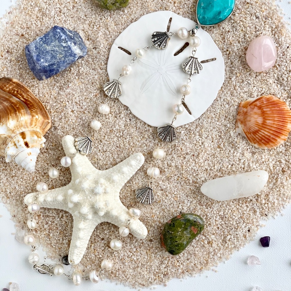 ๐Shell & Pearl Gemstone Necklace - Picture 4 of 6